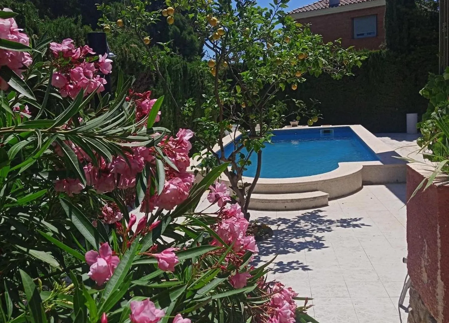 Villa Montecarlo -Costa Dorada contacts
